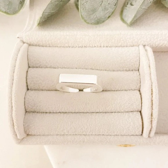 925 Sterling Silver Bar Ring Minimalist Ring Band Dainty Ring Silver Bar Ring - Picture 4 of 9